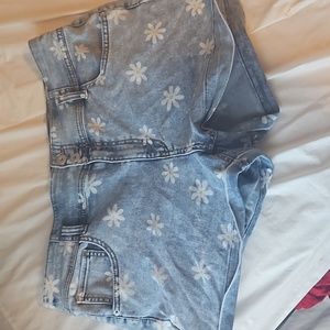 Cute shorts from Walmart, size is a 19'